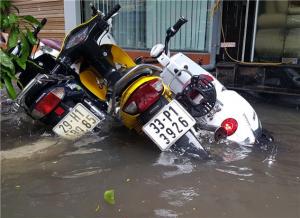베트남 하노이, 큰 비로 홍수 발생