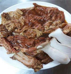 군산 경암동 맛집 ‘으뜸 갈비’, 푸짐한 삼겹살과 앙념갈비로 인기몰이