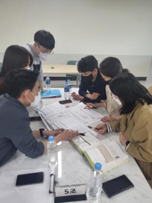 충북교육청, 2022. 학교가 스스로 기획하는 초등학교 교육과정 워크숍 지원