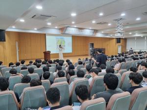 카카오 캐릭터 디자이너‘호조’, 대덕중에서 진로 특강