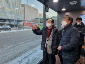 천안시, 겨울철 따뜻한 ‘스마트 버스승강장’ 설치·점검