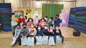 천안일봉유치원, 스틸마녀의 환상놀이터 크리스마스 선물