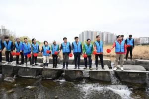 대전환경생태보존회, 토종물고기 치어방류·아름다운 음악회