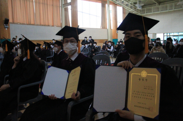 속리산중학교 제50회 졸업식 치러져 속리산중학교 제50회 졸업식 치러져