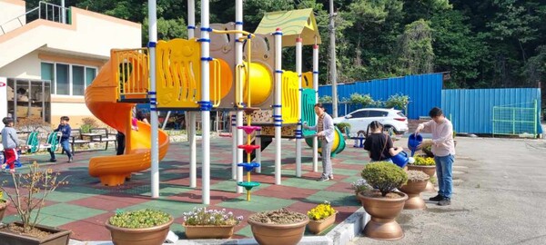 충북경제자유구역청, 가정의 달 맞이 봉사활동 참여 < 충북 < 전국 < 기사본문 - 공뉴스