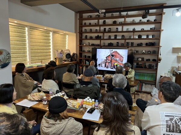  ‘작가와의 대화’/ 이강산 작가