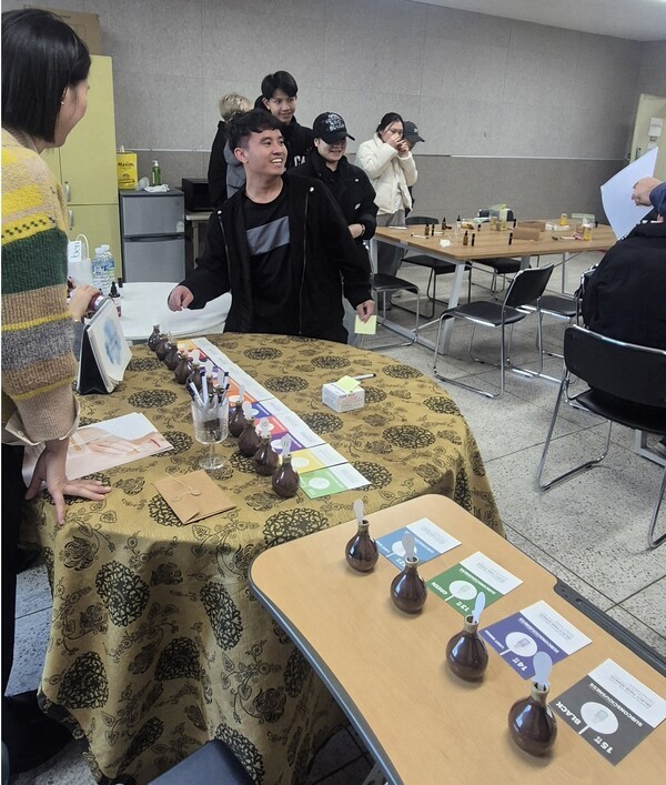 유원대학교 충북 RISE 평생교육팀은 지난 18일 ‘향기 기반 아로마 웰니스 감정치유 프로그램’을 열었다. / 유원대학교