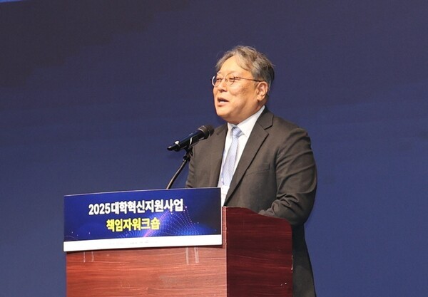 신열 목원대학교 부총장이 축사를 하고 있다. /공뉴스