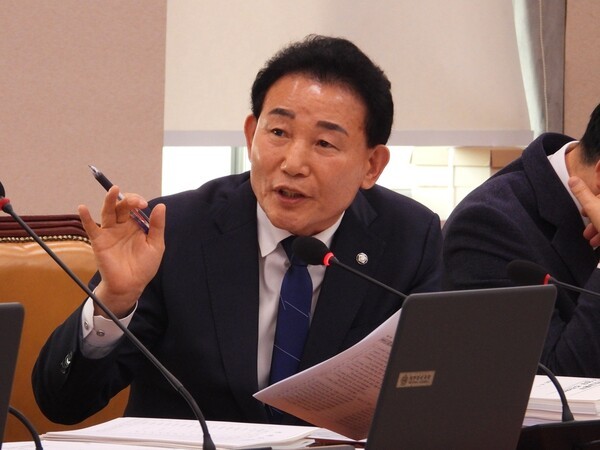 '개인택시도 자율주행 시대'...박용갑, 전환 길 여는 법안 발의 - 뉴스 썸네일 이미지