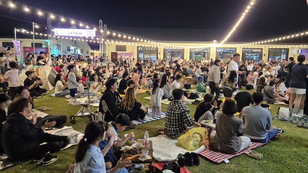 청주 동부창고, 가을밤 예술로 물든다···'꿈의 창고' 페스타 성황 - 뉴스 썸네일 이미지