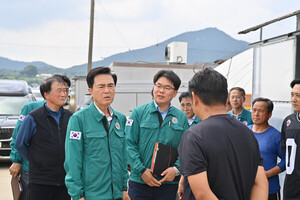 <b>김태흠 지사</b>, <b>호우 피해 복구</b> 현장 점검